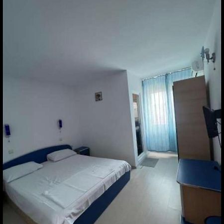 Vila George Hotel Costinesti Bagian luar foto